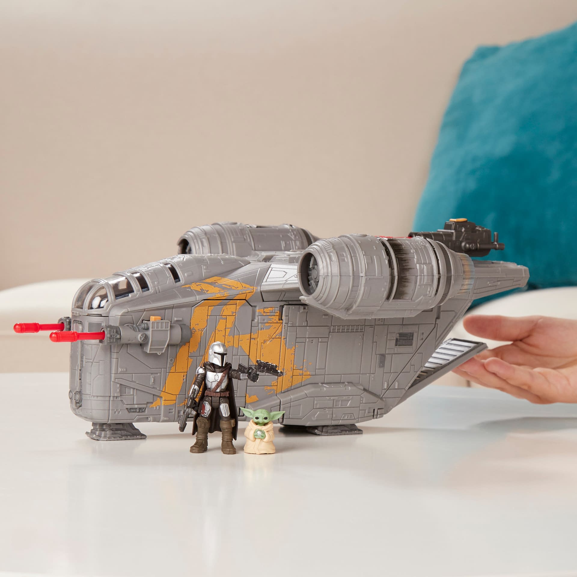 The Mandalorian Mission Fleet Razor Crest Takes Off With Hasbro