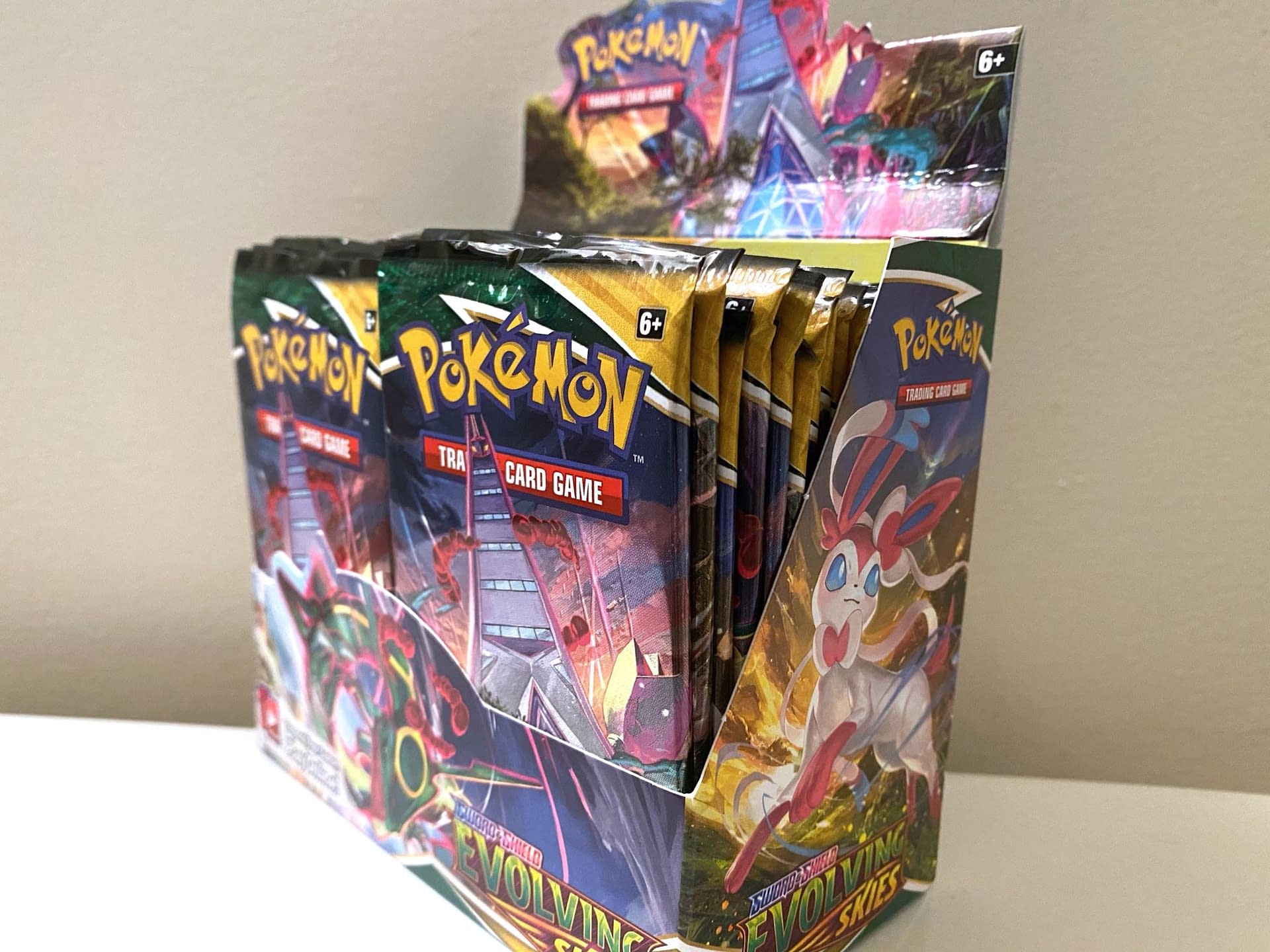 Opening a Booster Box of Pokémon TCG Evolving Skies Early Review