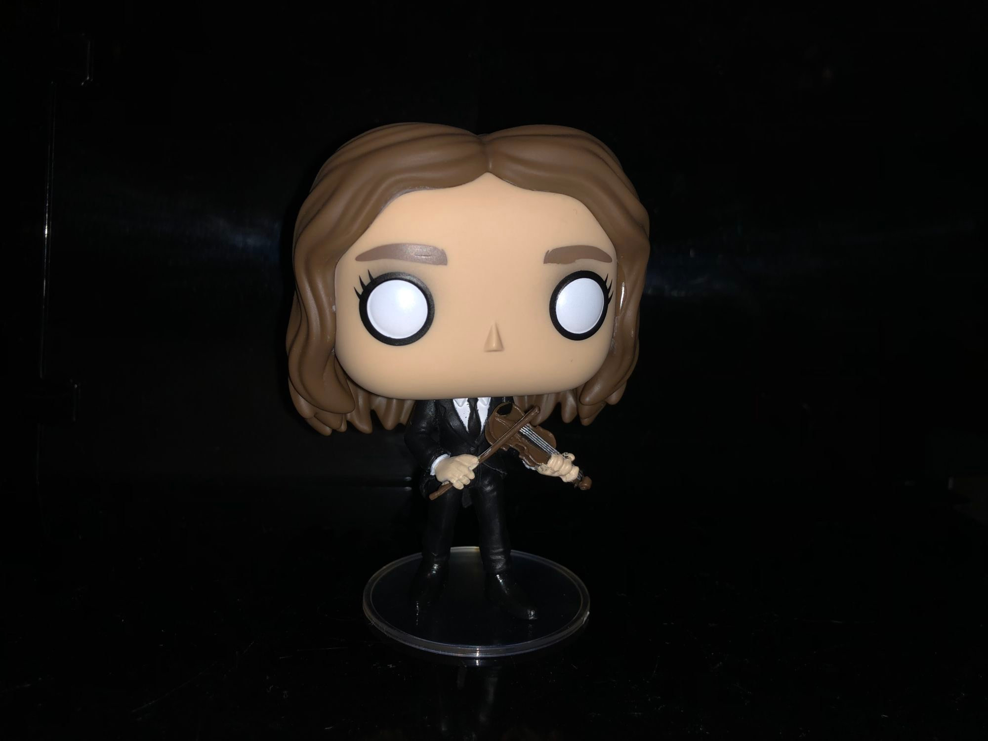 "Umbrella Academy" Vanya Has a Funko Pop Chase! [Review]