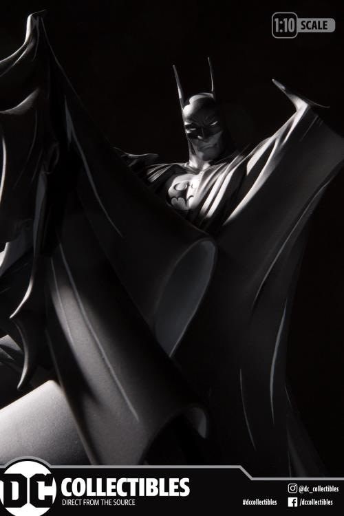 #423 cover, 100th Release Batman Black /& White By Todd McFarlane Resin Statue