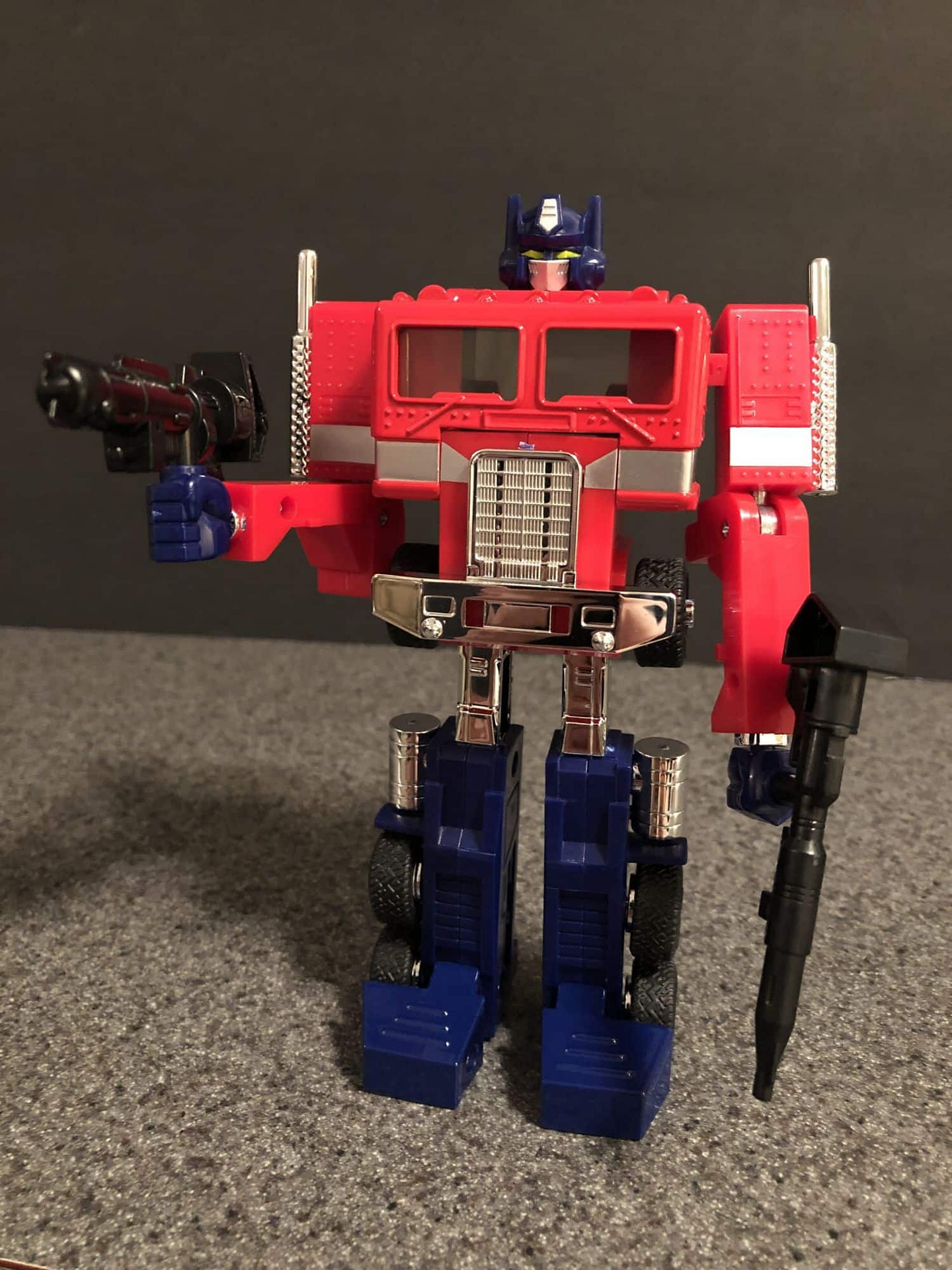 Hasbro's Walmart Exclusive G1 Reissue of Transformers Leader Optimus