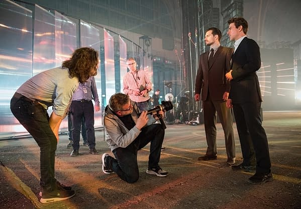 De gauche à droite: le directeur de la photographie Rob Hardy, le réalisateur Christopher McQuarrie, Henry Cavill et Tom Cruise sur le tournage de MISSION: IMPOSSIBLE - FALLOUT, de Paramount Pictures et Skydance.