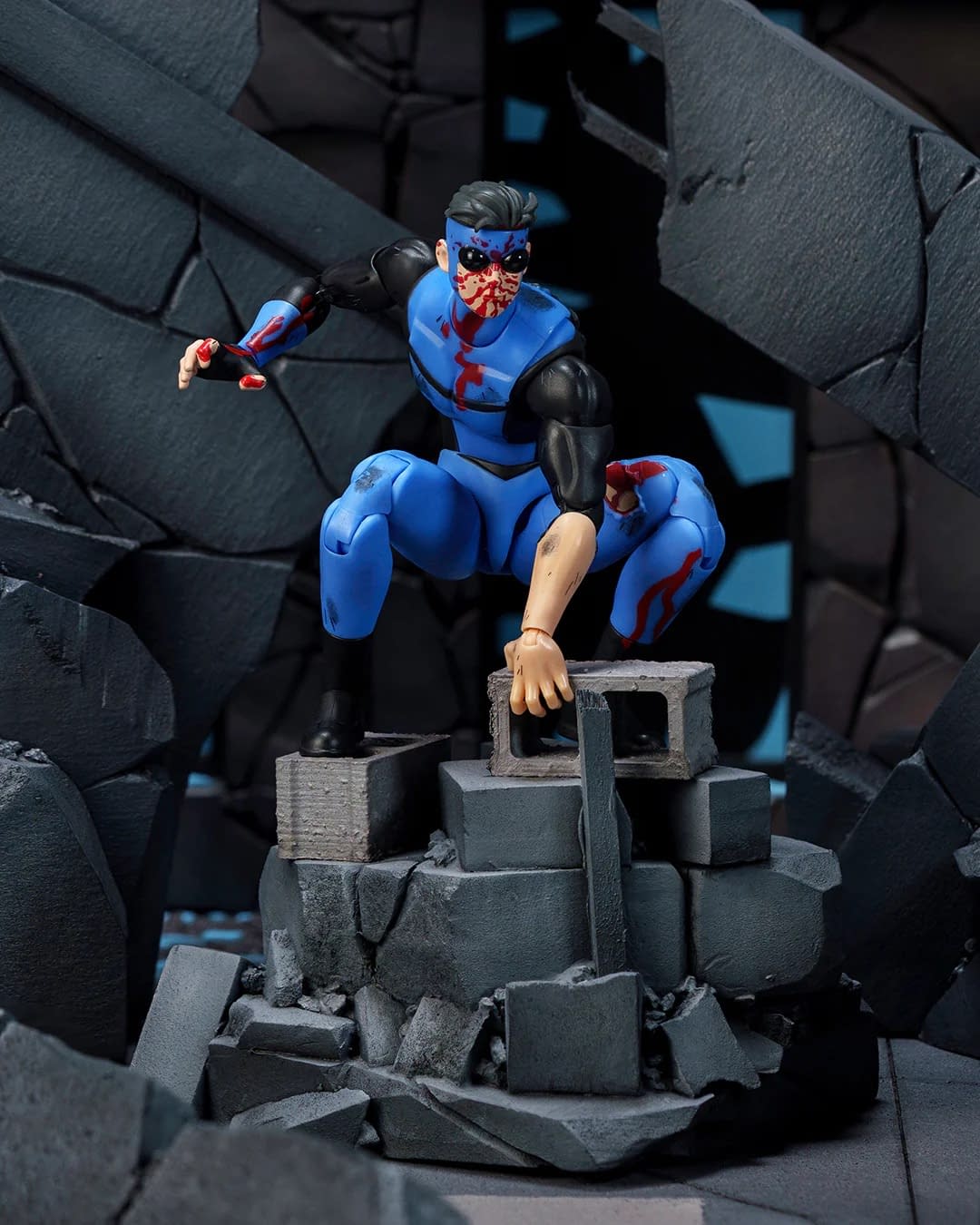 Jada Toys Unveils SDCC Exclusive Battle-Damaged Invincible Figure