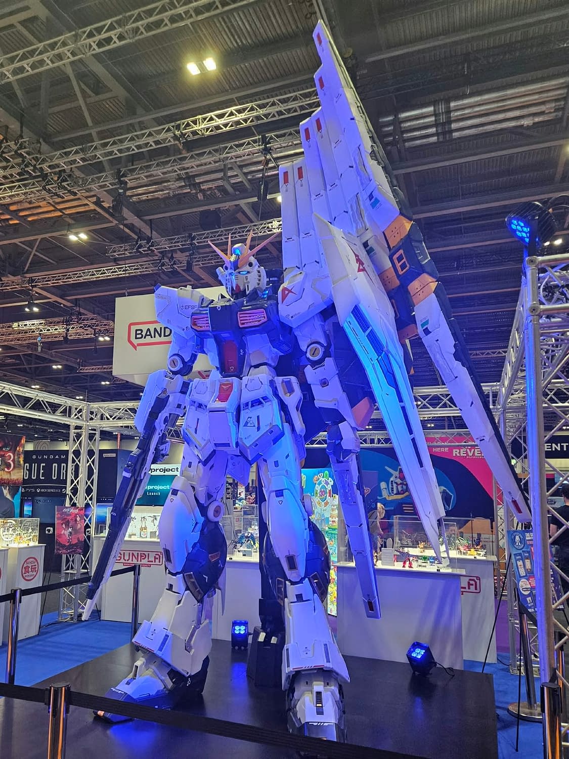 Walking Around MCM London Comic Con Before The Doors Open On TikTok