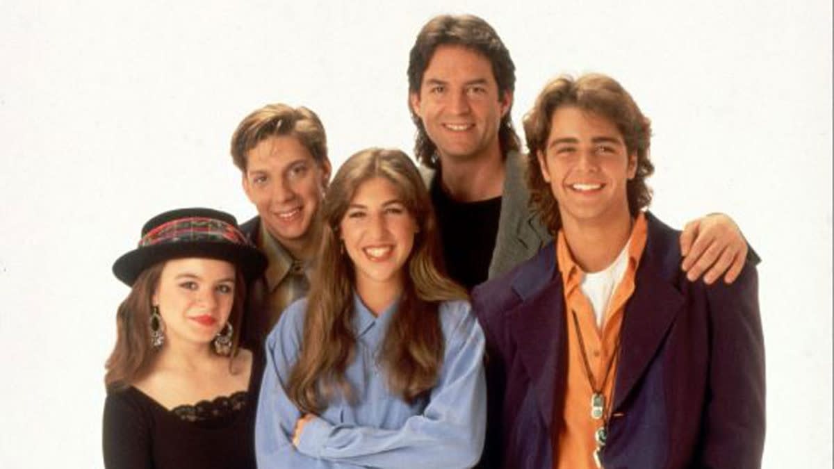 Blossom Star Mayim Bialik “All of the Cast Is on Board” for Reboot