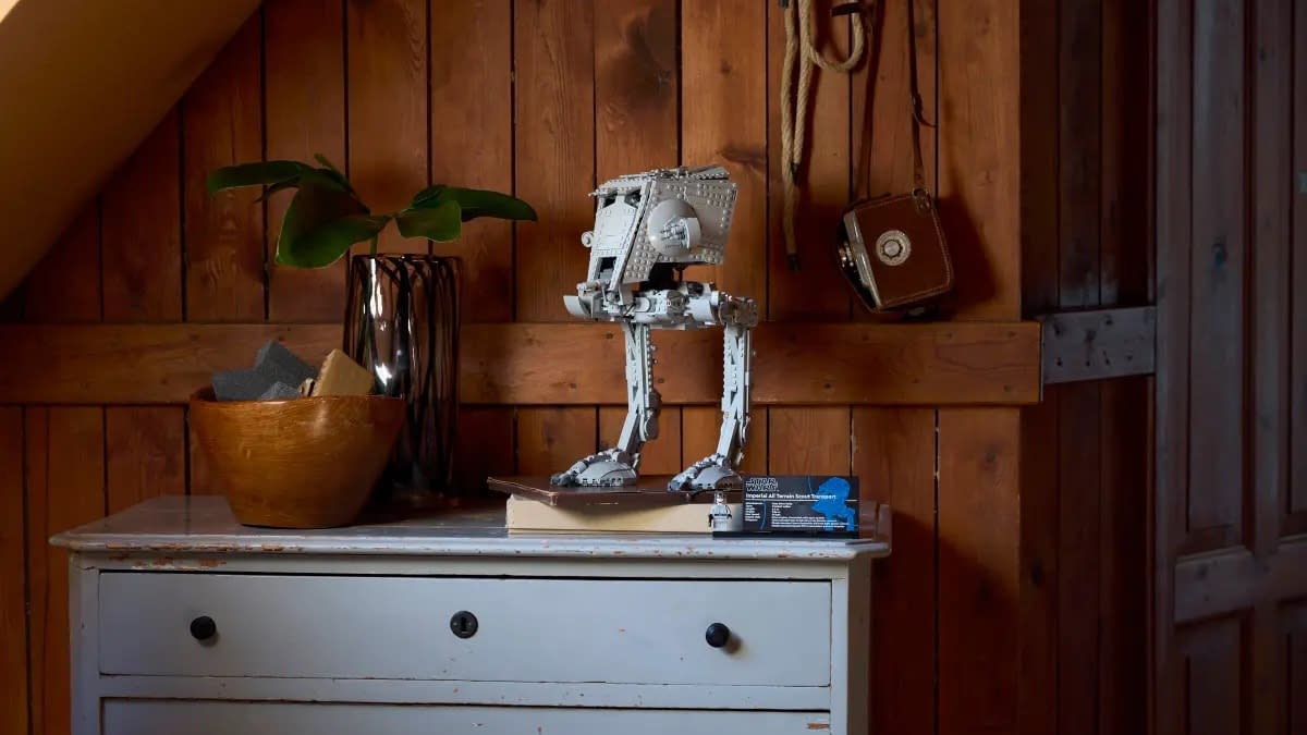 The Chicken Walker Returns with LEGO’s New UCS Star Wars Set