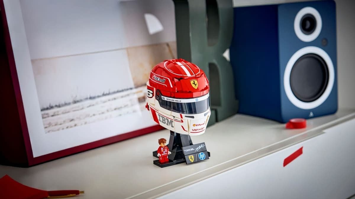 LEGO Races with Formula 1 Scuderia Ferrari HP Charles Leclerc Helmet