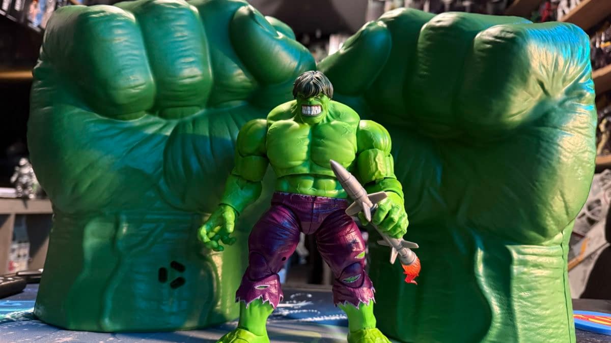Smash Your Marvel Comics Collection with Hasbro’s Deluxe Hulk Hands