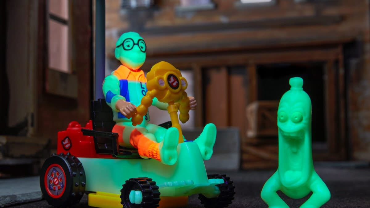 Hasbro Announces Unreleased The Real Ghostbusters Glow Copter Set