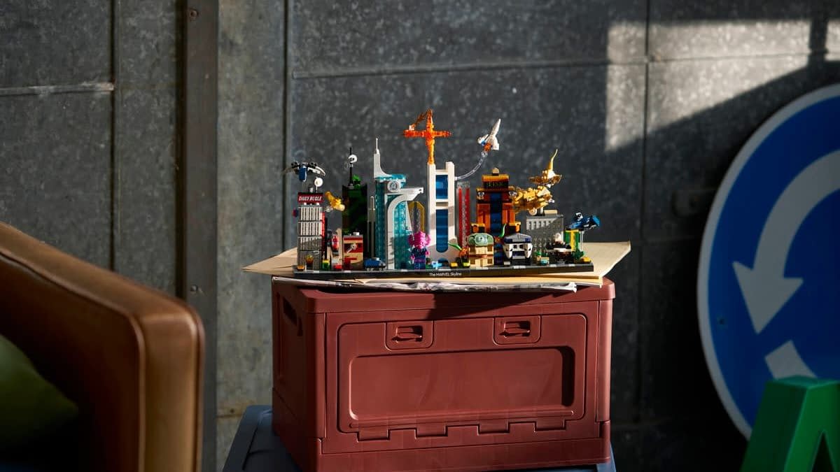 LEGO Announces New Micro-Marvel Skyline Set with Galactus Minifig