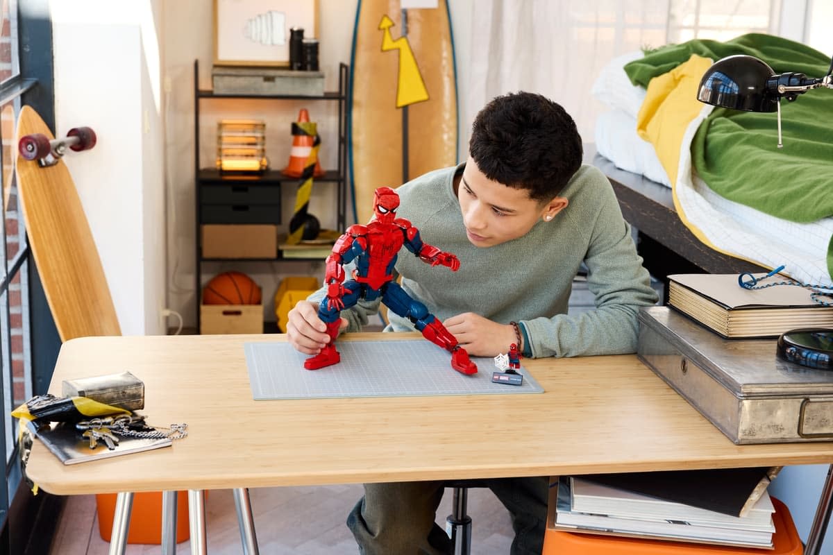 Build Your Own Spider-Man with LEGO's Newest Hero Figure Set