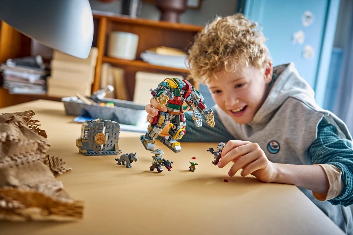 It's A Hutt Palace Showdown with New LEGO The Mandalorian Set