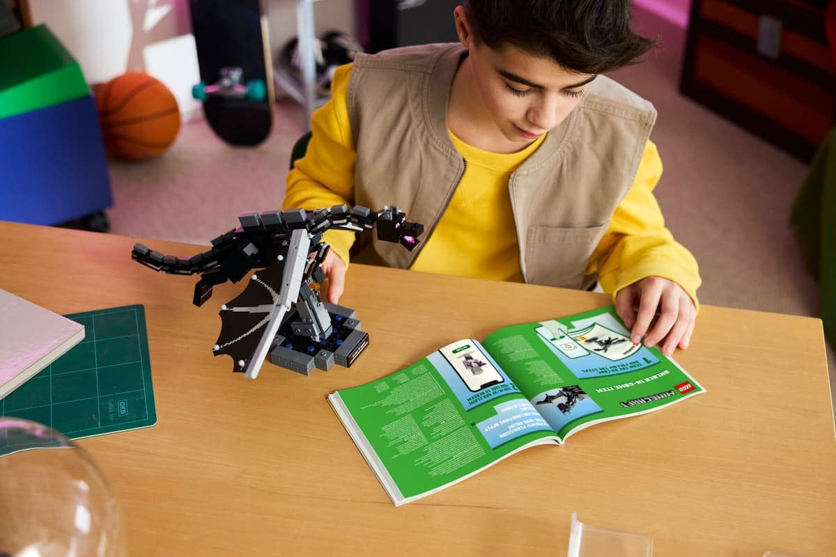 LEGO Summons the Minecraft's The Ender Dragon with New Set