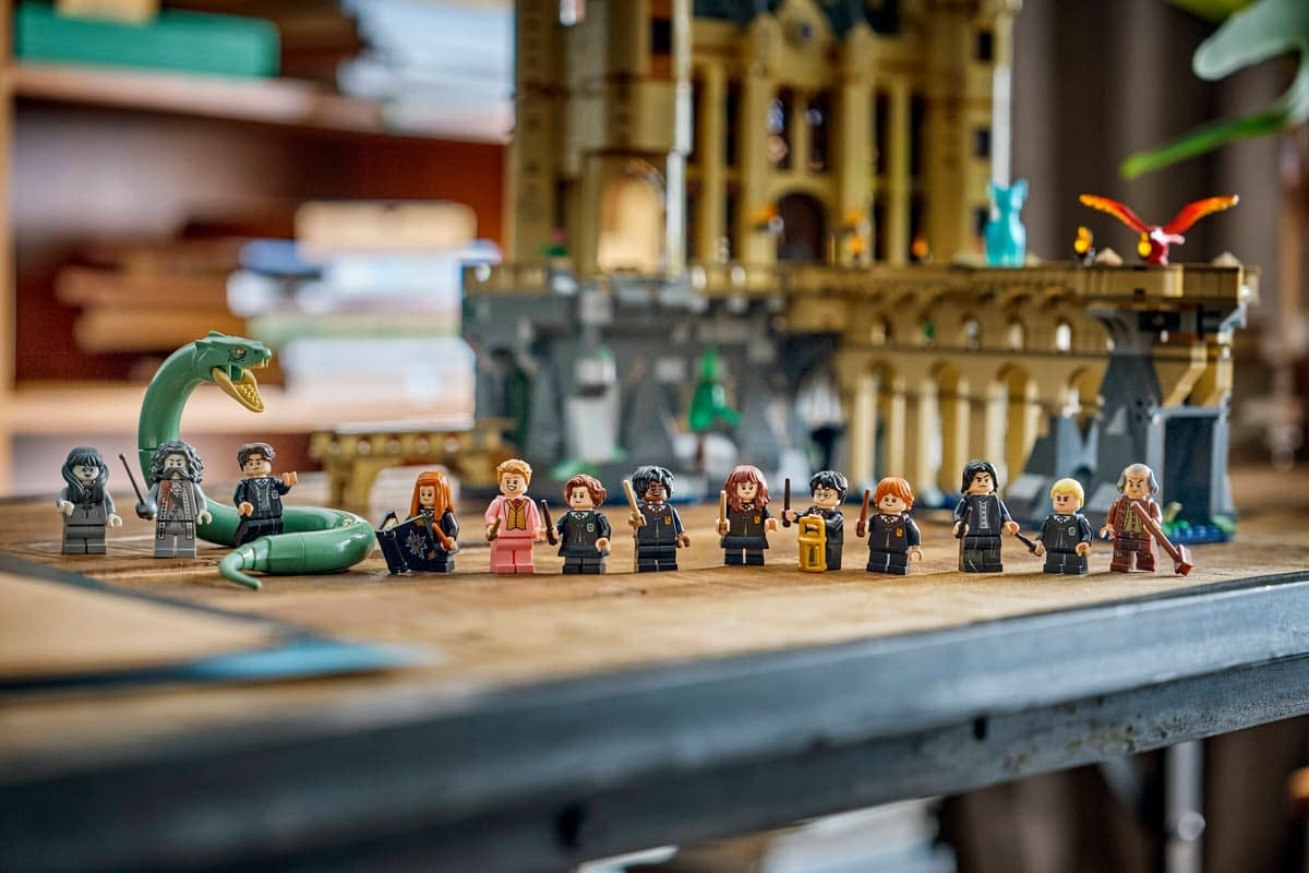 Revisit the Hogwarts Castle: East Wing with LEGO Harry Potter