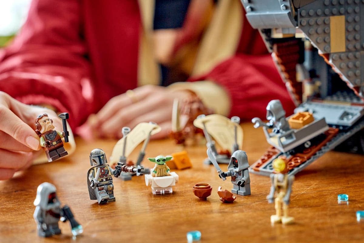 New LEGO Star Wars The Mandalorian Offworld Sandcrawler Set Debuts