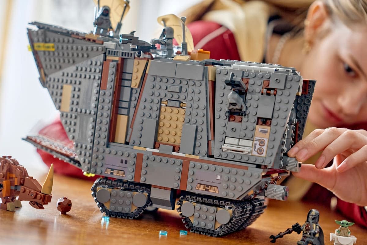 New LEGO Star Wars The Mandalorian Offworld Sandcrawler Set Debuts