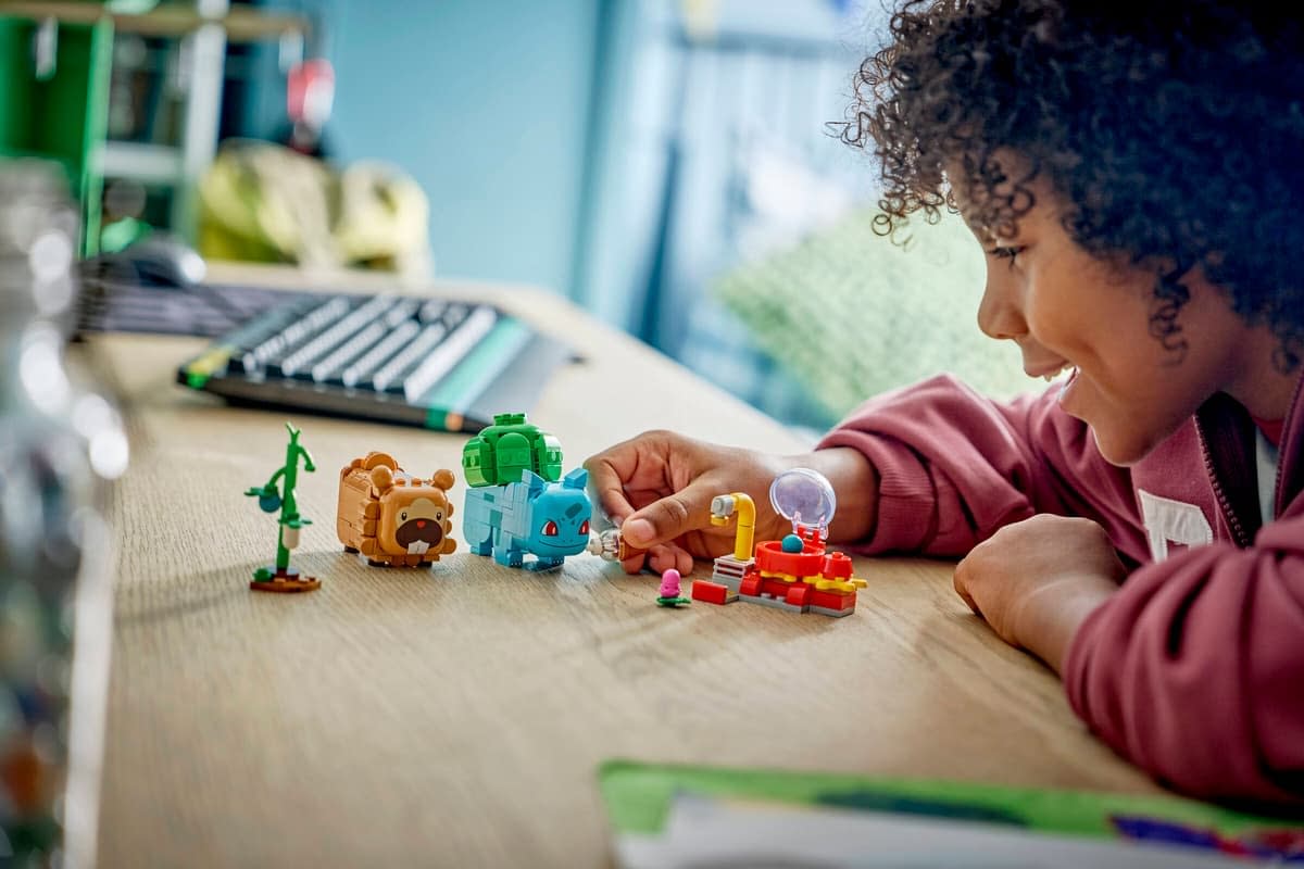 It's a Bulbasaur & Bidoof Berry Bash with LEGO Next Pokémon Set