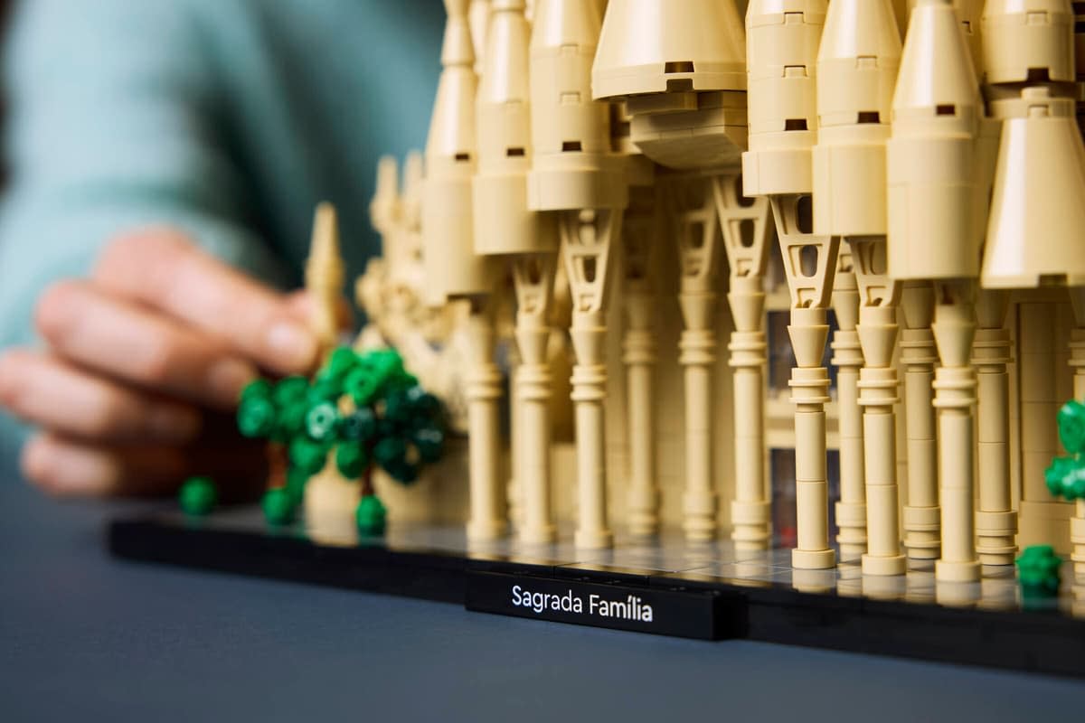 New LEGO Architecture Sagrada Família Set Revealed with 12,000 Pieces