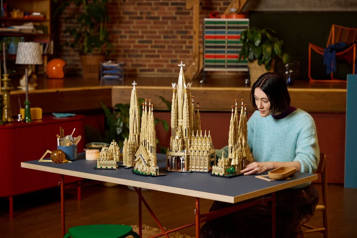 New LEGO Architecture Sagrada Família Set Revealed with 12,000 Pieces