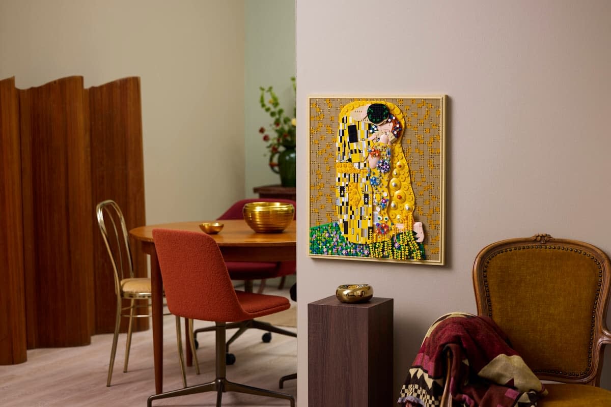 Build Your Own Art Gallery with LEGO's New Gustav Klimt The Kiss Set