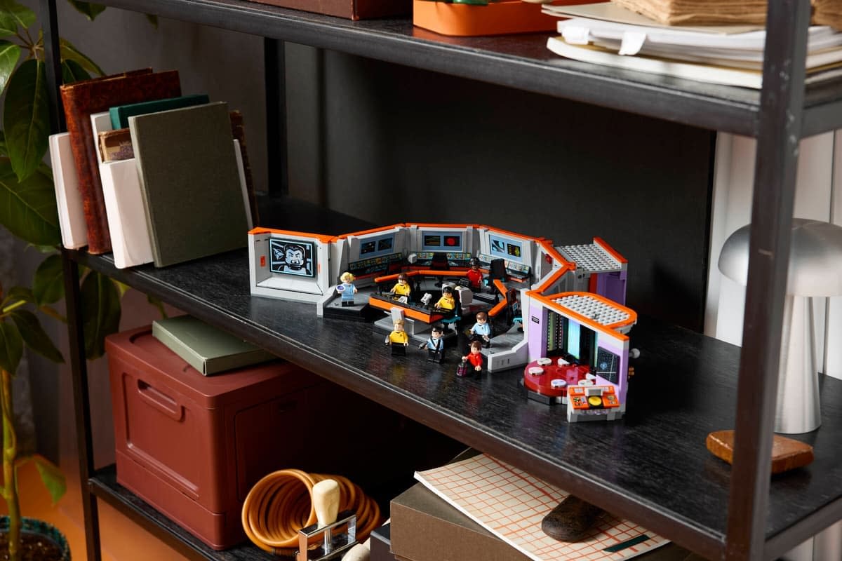 Star Trek: U.S.S. Enterprise NCC-1701 Bridge Set Announced by LEGO