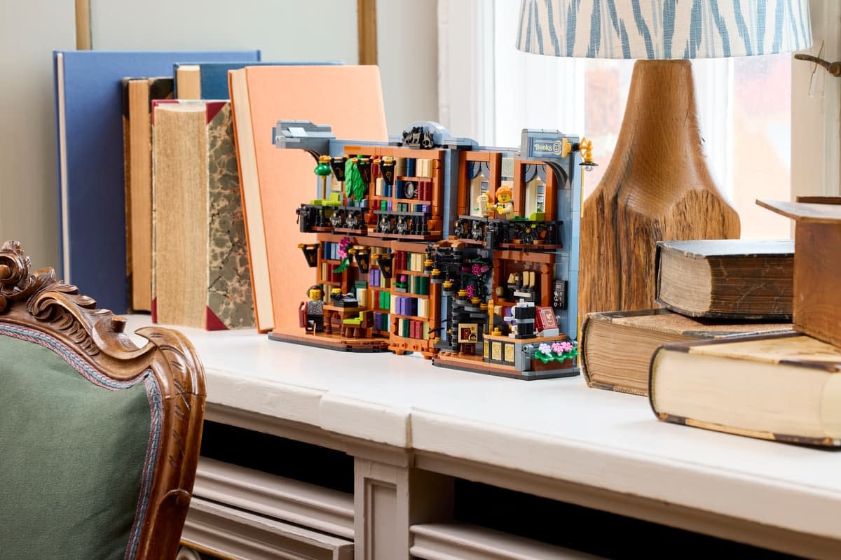 Break the Fourth Wall with LEGO Icons New Bookstore: Book Nook Set