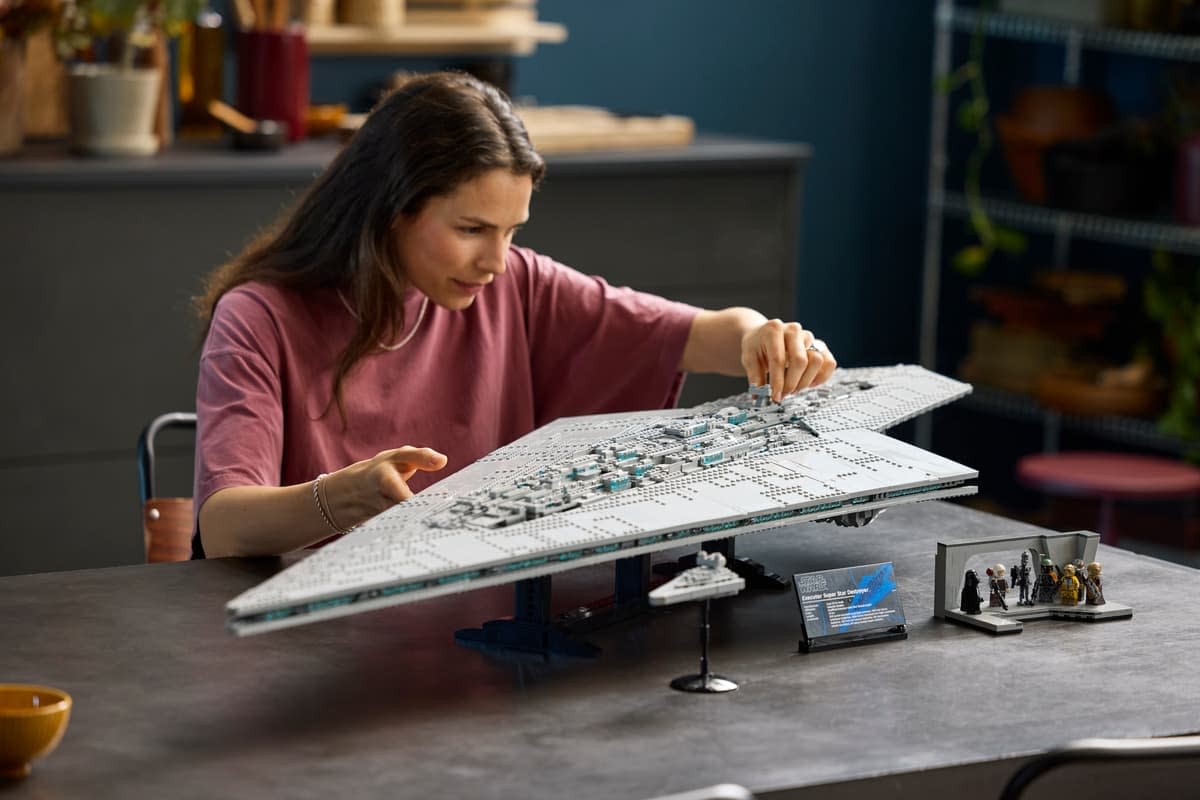 LEGO Debuts New Star Wars UCS Executor Super Star Destroyer
