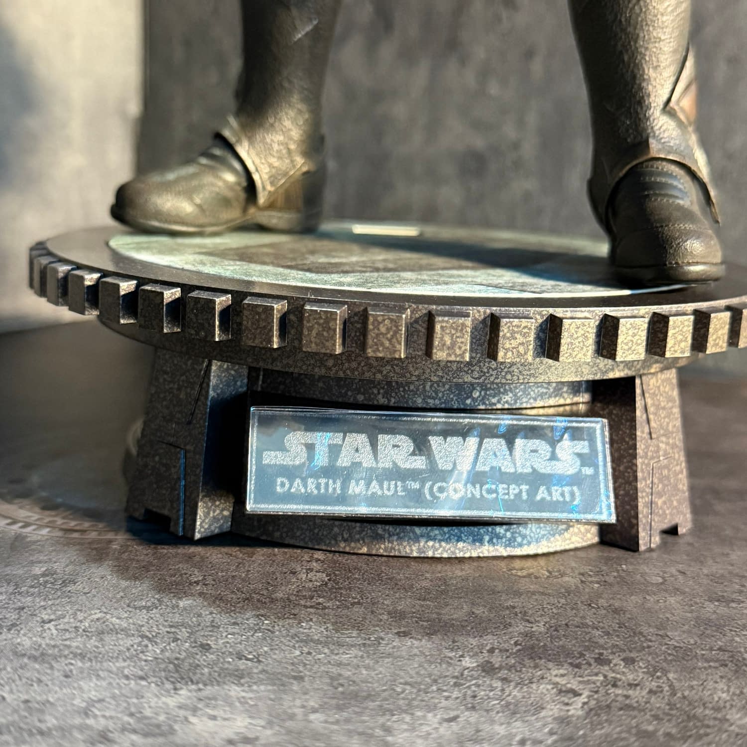 Embrace the Dark Side with Hot Toys Concept Art Darth Maul (Showcase)