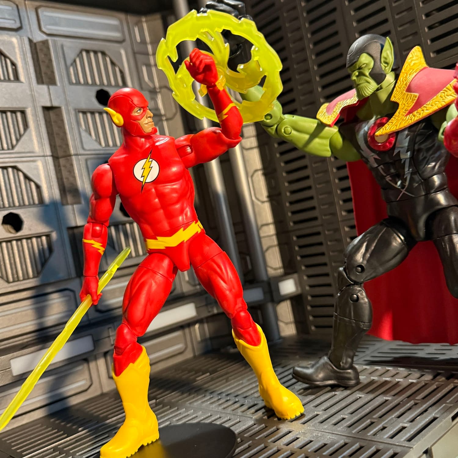 Mattel DC Comics Core Collection - The Flash Races Into Action