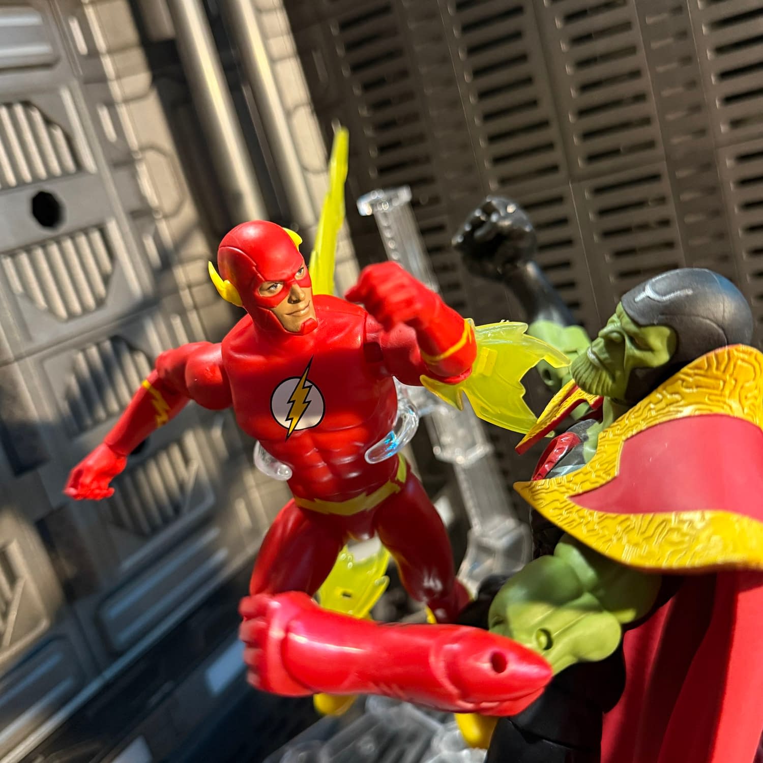 Mattel DC Comics Core Collection - The Flash Races Into Action