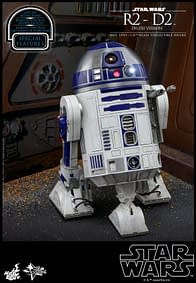 Uncanny Brands Star Wars R2D2 Deluxe Toaster Lights Up w/ Sounds