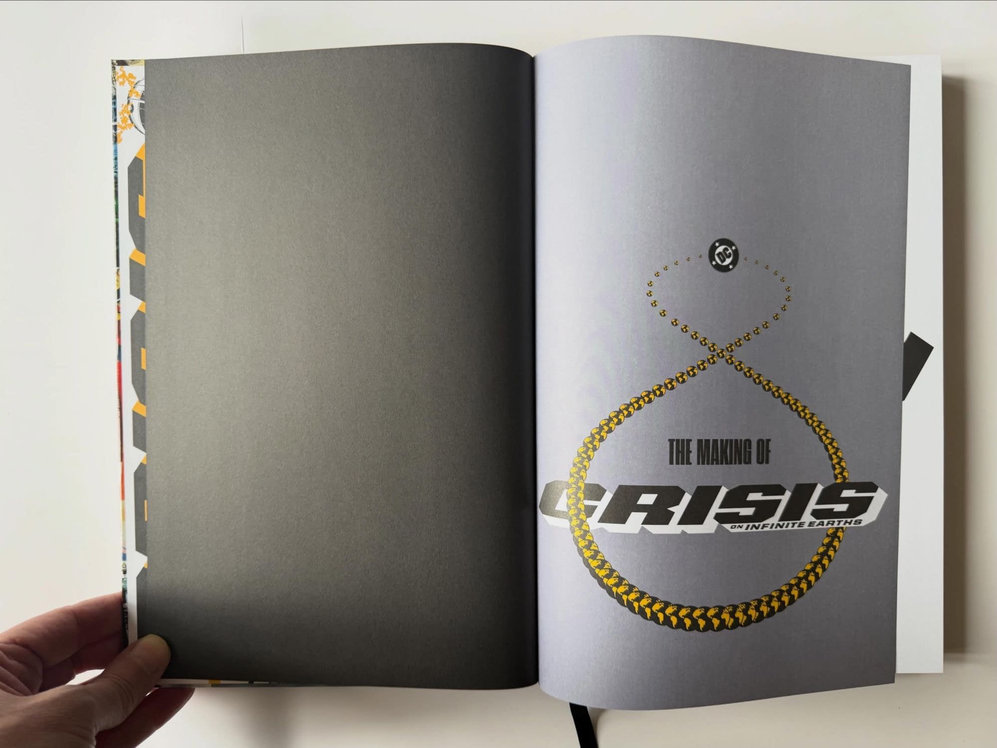 Rian Hughes Explains The Design Of Absolute Crisis On Infinite Earths