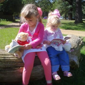 People Read Comics In Public Yesterday