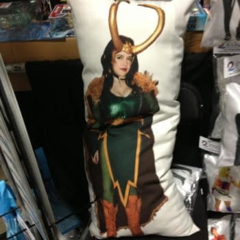 Cosplay All Over The World: A Rather Creepy Pillow Fight
