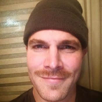 Casey At The Bat &#8211; Stephen Amell Hits It Out Of The Park