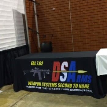 DS Arms Set Up At Wizard World Chicago For 90 Minutes &#8211; Then Replaced By Gel Packs