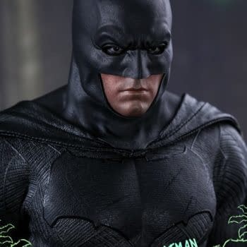 Hot Toys Unveils New Suicide Squad Batman 1/6th Scale Figure