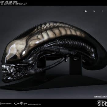 This Alien Full-Size Head Replica From CoolProps Will Scare And Amaze You