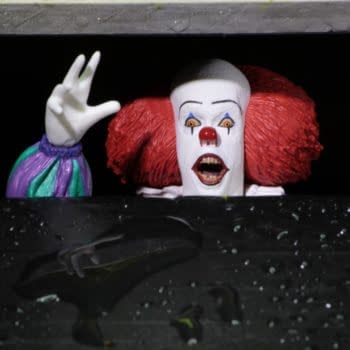 IT 1990 Tim Curry Pennywise NECA 2