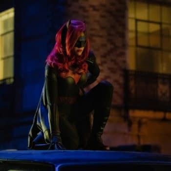 Arrow 'Elseworlds, Part 2': Batwoman Makes Lasting Impression on Barry, Cisco (PREVIEW)