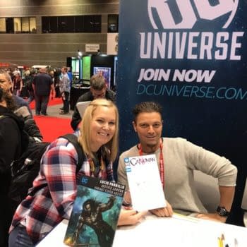 Getting a Catwoman Sketch Cover From Lucio Parrillo at the C2E2 DC Booth (Video)