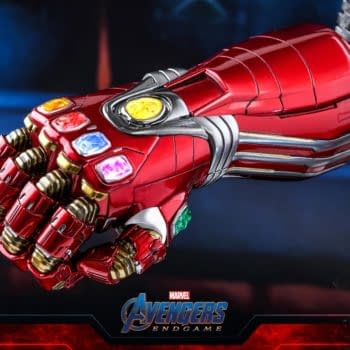 “Avengers: Endgame” Nano Gauntlet Goes Mini with Hot Toys￼￼
