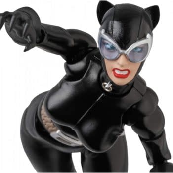 Catwoman Stretches Her Claws in New MAFEX Figure