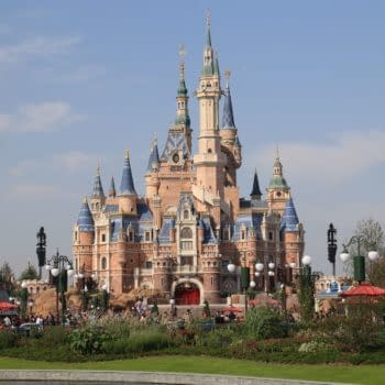 The castle at Shanghai Disneyland. Attribution: MasaneMiyaPA / CC BY-SA (https://creativecommons.org/licenses/by-sa/4.0)