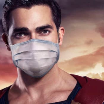 Superman wears a mask (Image: The CW)