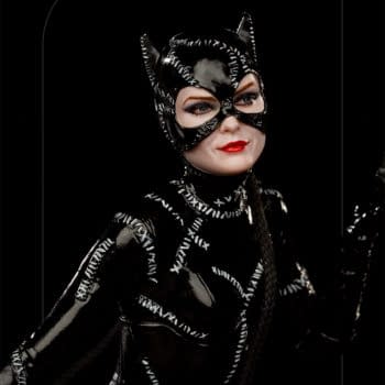 Catwoman Gets New Batman Returns Statue from Iron Studios