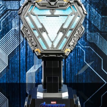 Iron Man Mark LXXXV Arc Reactor Replica Arrives from Hot Toys
