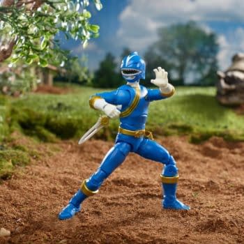 Hasbro Debuts New Power Rangers Figure with Blue Wild Force Ranger 