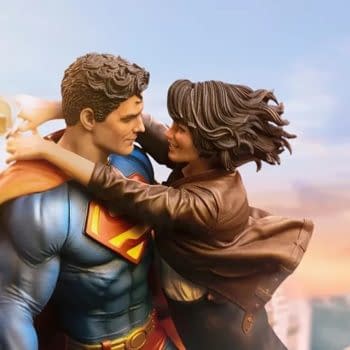 Superman Sweeps Lois Lane off Her Feet with New Iron Studios Statue