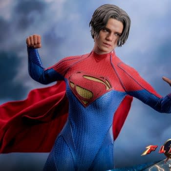 Supergirl Lands at Hot Toys with New 1/6 Scale FIgure for The Flash 